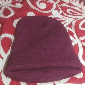 *NEW* Burgundy toboggan hat